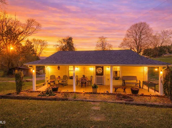 517 Cherokee Dr, Mt Carmel, TN 37645