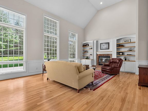 5th image of 6815 Oleander Ln