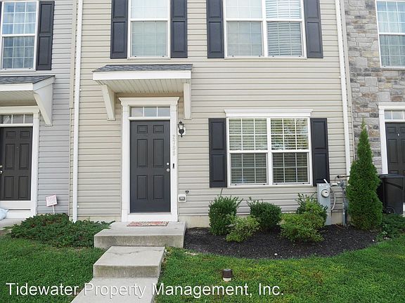 2nd image of 2709 Theresa Ln