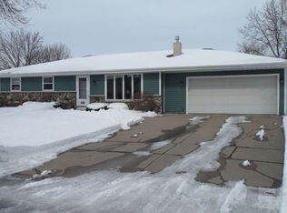 1300 E Park Hills Dr, Appleton, WI 54915