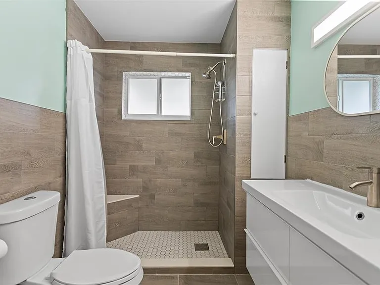 5281 SW 4th Ct — Photo 5