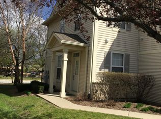 2053 Sunrise Cir, Aurora, IL 60503