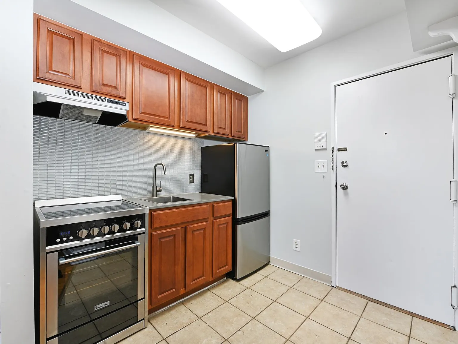 Studio, 1.0 bath, $2,700 — Photo 3