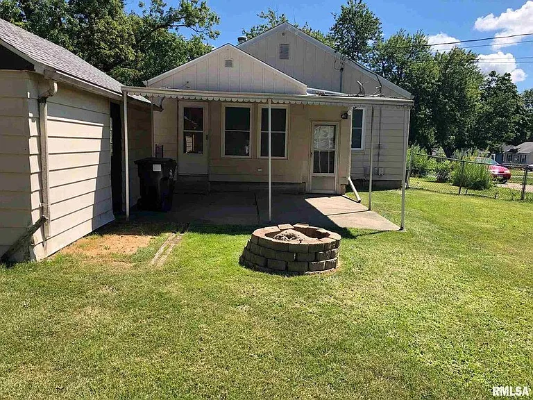 4707 N Edgebrook Dr — Photo 3
