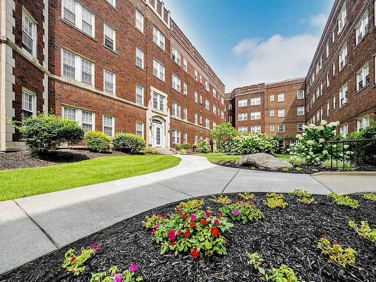 Lewis Manor Apartments — Photo 26