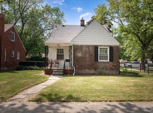 8206 Park Ave, Allen Park, MI 48101