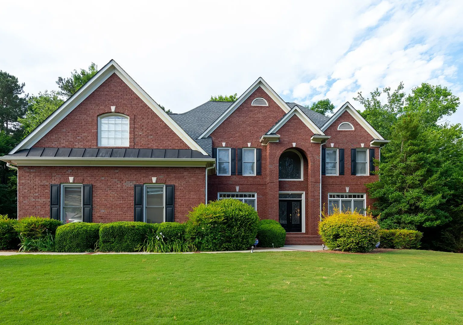 Beautiful, Executive Home in East Cobb Community! — Photo 1
