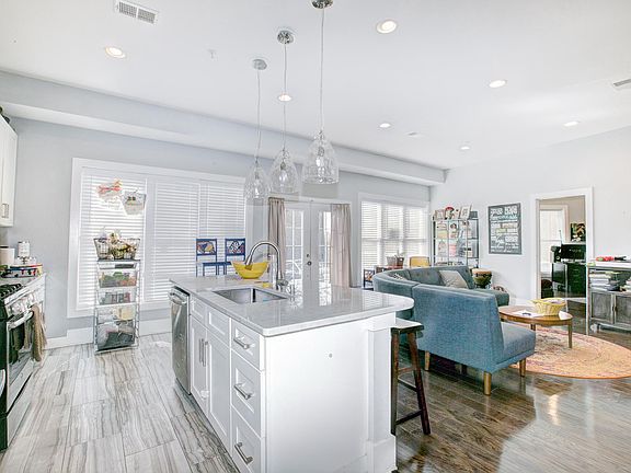 2nd image of 1220 19th St NE #1B