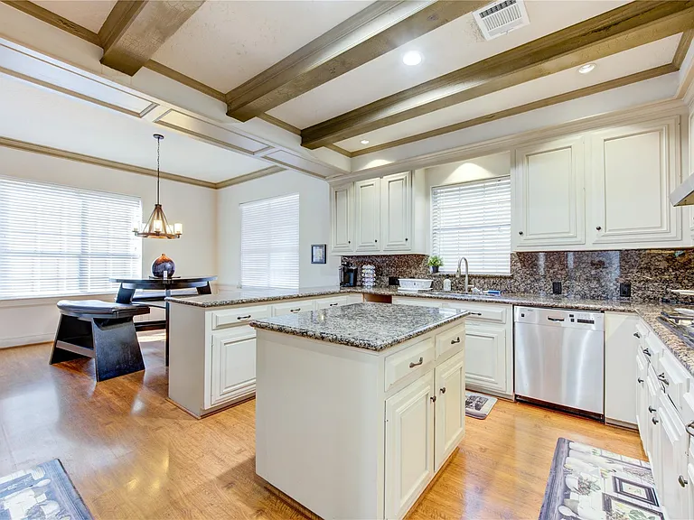 2510 Potomac Dr #5 — Photo 16