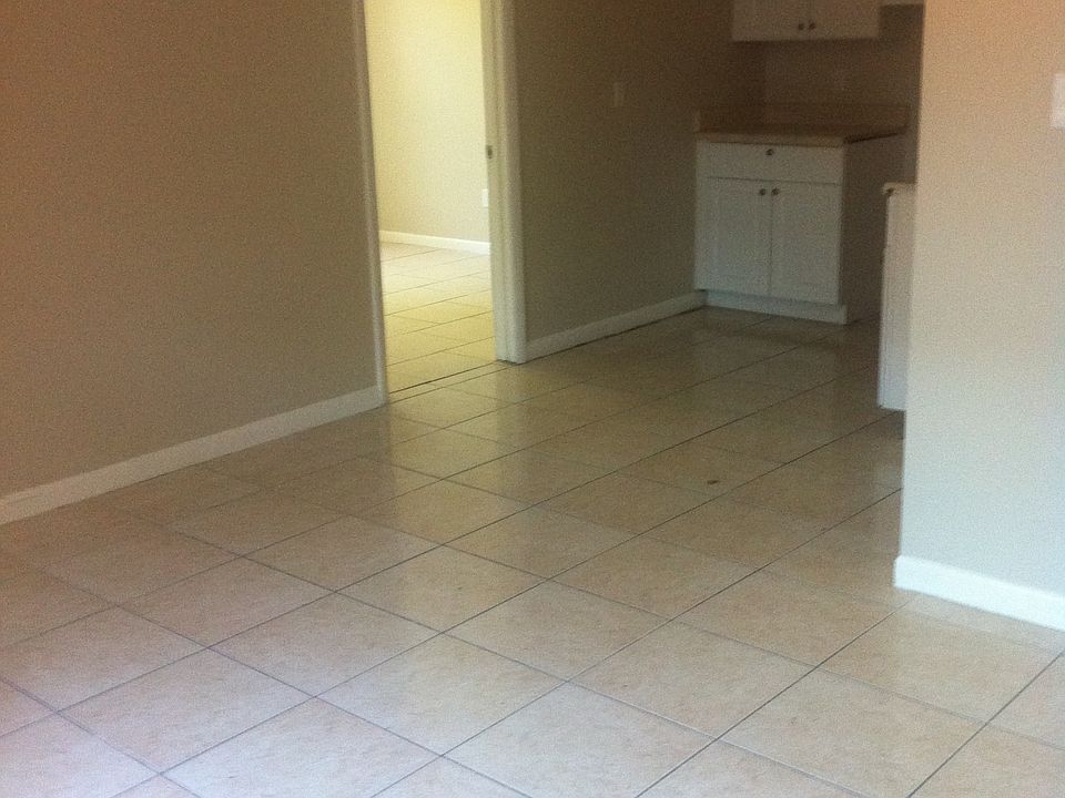 1st image of 411 W Idlewild Ave