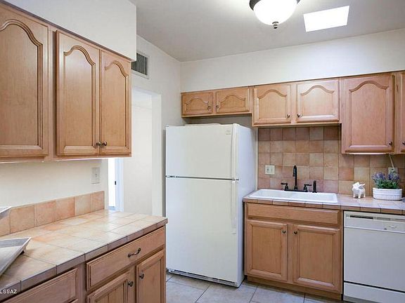 3rd image of 3026 E 17th St