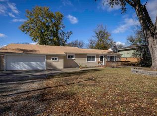 4439 NE Indian Creek Rd, Topeka, KS 66617