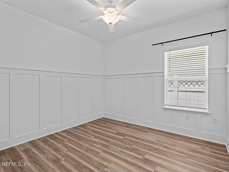 260 Oaklawn Ct — Photo 17