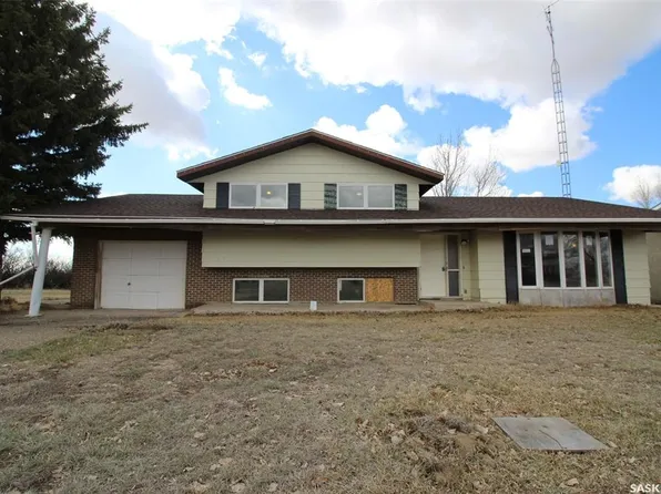 504 3rd AVENUE E, Frontier, SK S0N 0W0