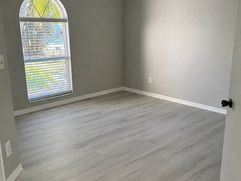 12243 Londonderry Ln — Photo 3