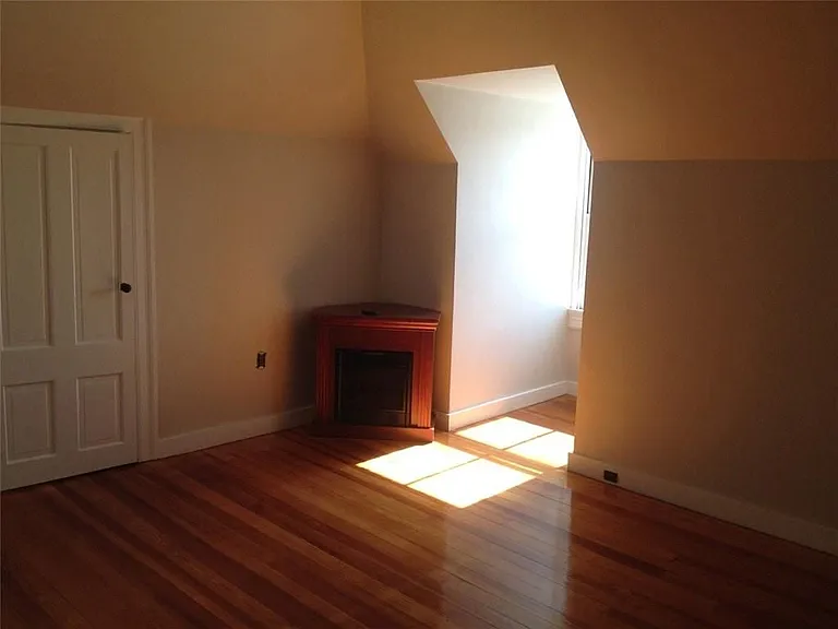 283 Norwood Ave — Photo 10