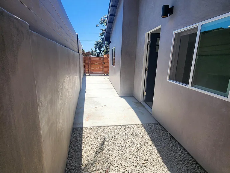 328 Edgehill Ln #2 — Photo 6