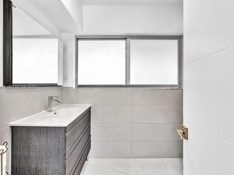 9257 Bay Dr — Photo 31
