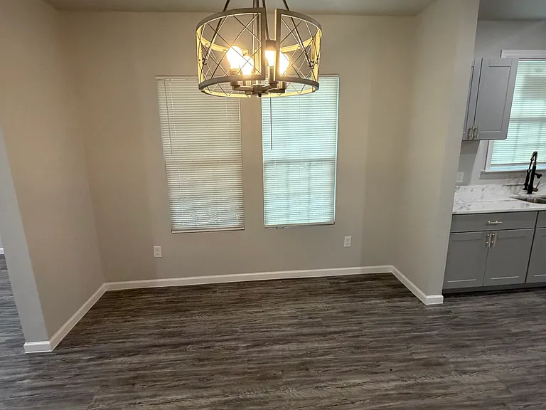 1623 W Ashby Pl — Photo 6