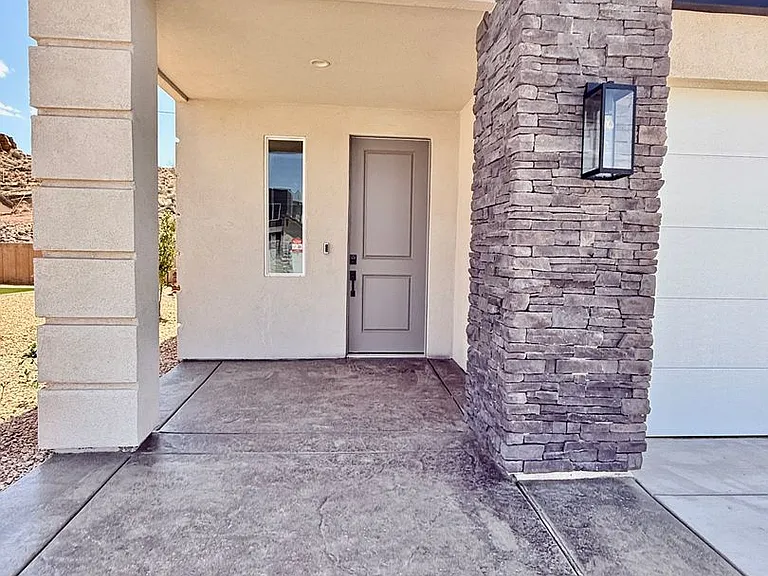 4252 E El Capitan Way — Photo 3