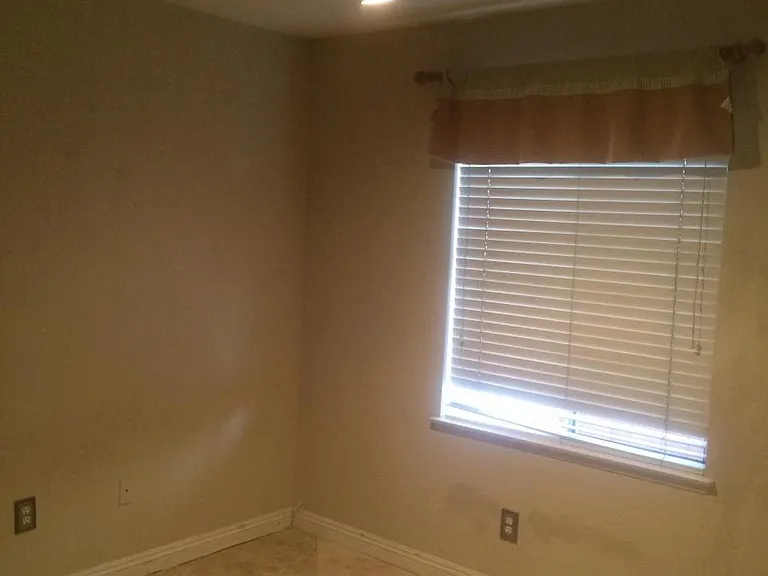 540 E Calora St — Photo 21