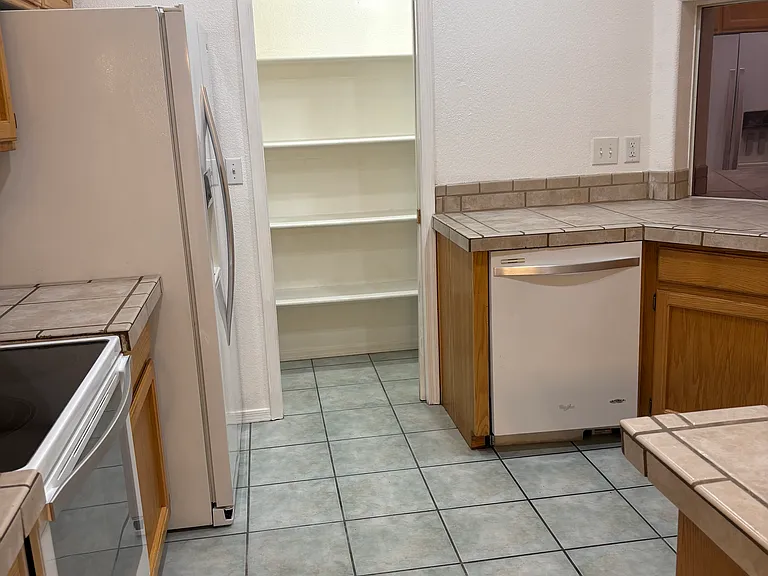3575 Red Cloud Dr — Photo 3