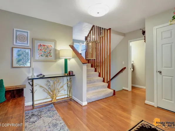 4061 Lakeridge Ct, Anchorage, AK 99502