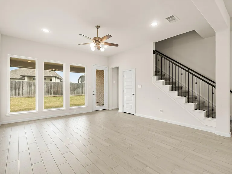 142 Amaranth Way — Photo 15