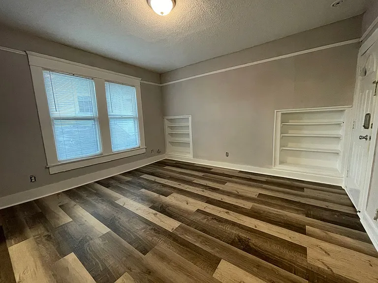 B 309 Brevard — Photo 11