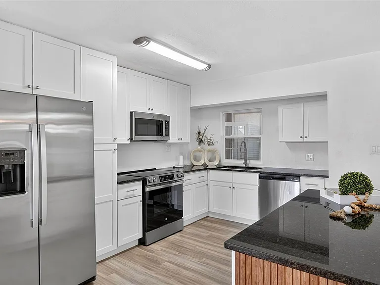 8812 Oakwood Dr — Photo 10
