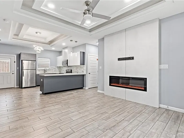 1605 Angelina Dr #2 — Photo 3