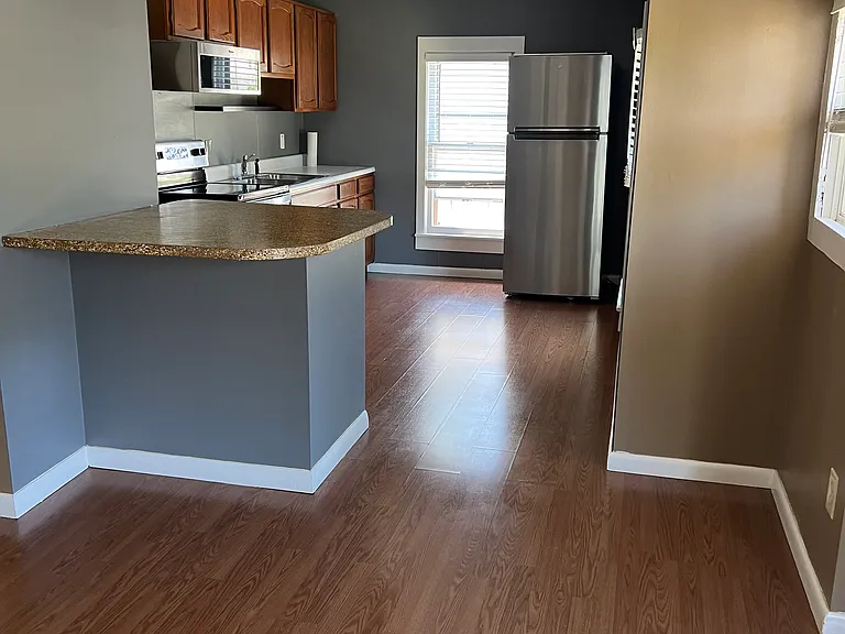 28 Elizabeth St #2 — Photo 1