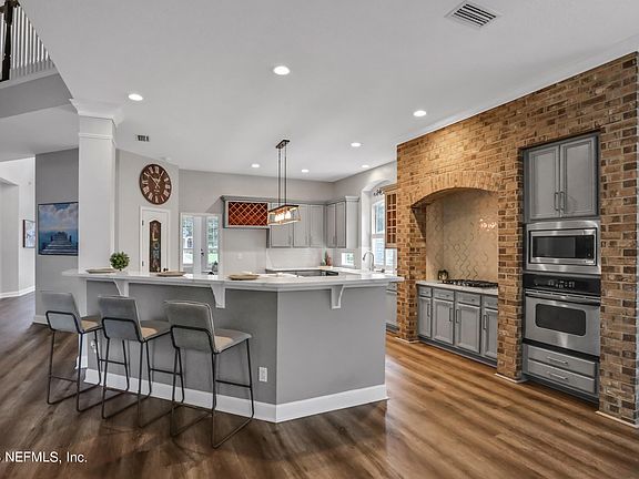 5th image of 1885 Forest Glen Way