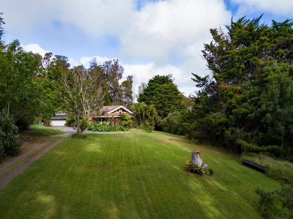 1160 Ehu Rd, Makawao, HI 96768