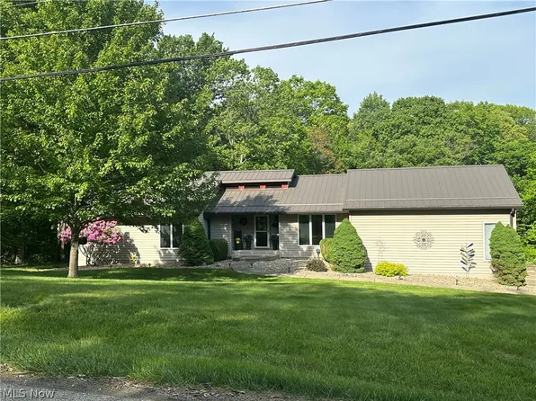 5540 Dillon Hills Dr, Nashport, OH 43830