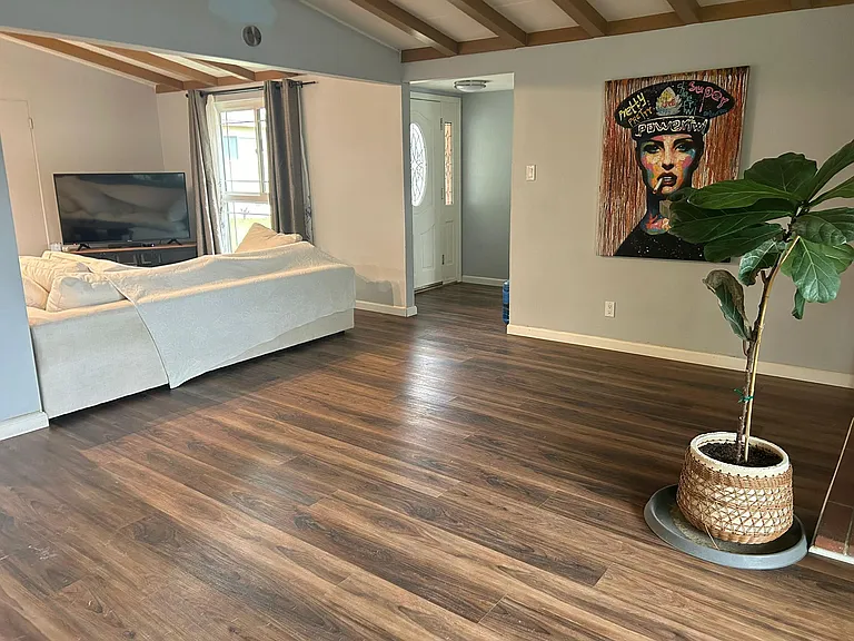 6666 Delco Ave — Photo 2