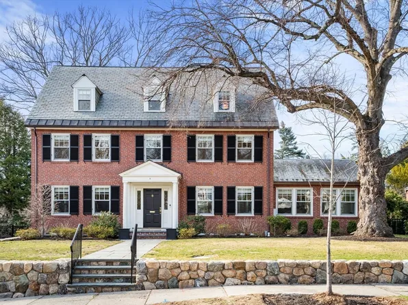 3 Cleveland Rd, Brookline, MA 02445