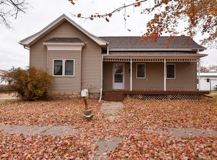 310 W 5th St, Tipton, IA 52772