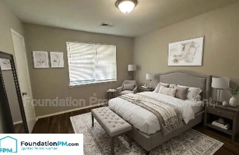 1056 Hudson St — Photo 12