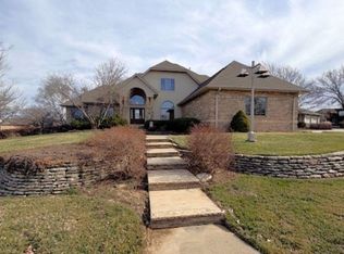 401 S Country Estates Dr, Salina, KS 67401