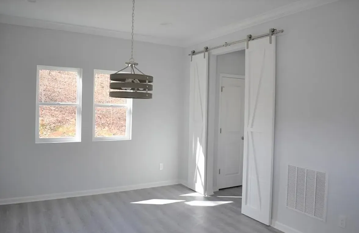 4 bed, 2.5 bath, 2454 sqft, $2,600 — Photo 4