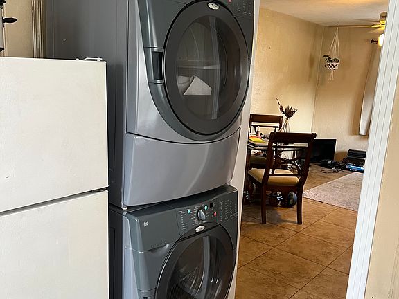 5th image of 118 S Arrawana Ave APT A