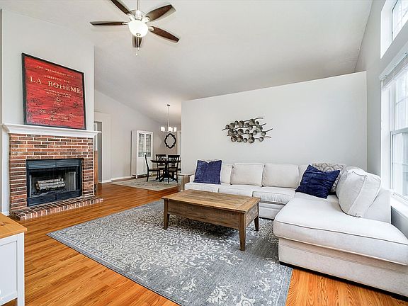 4th image of 11108 Oakridge Dr