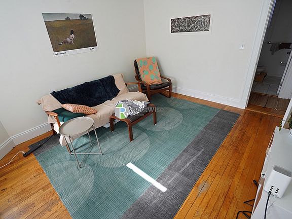 5th image of 14 Orkney Rd APT 24