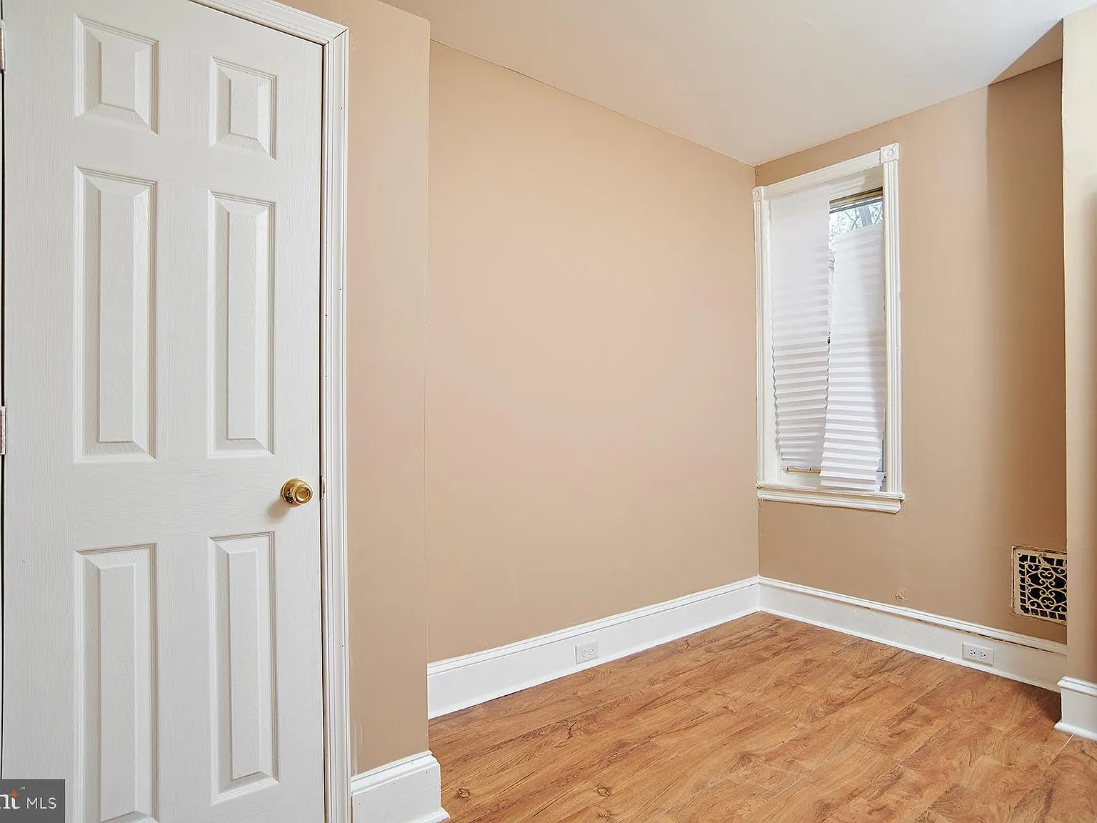 3 bed, 1064 sqft, $1,075 — Photo 4