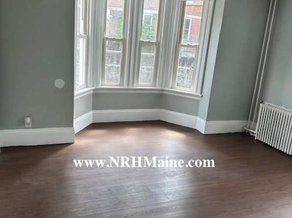 34 College St #2