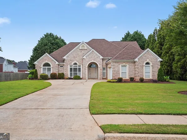 1086 Rowanshyre Cir, McDonough, GA 30253