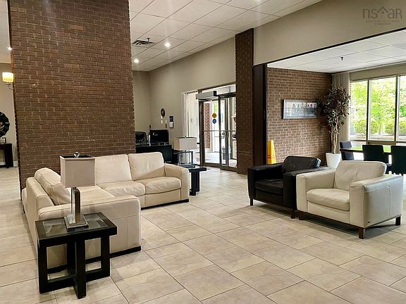 4th image of 6369 Coburg Rd #505