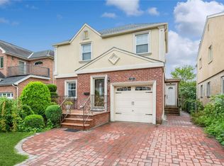 7330 189th St, Fresh Meadows, NY 11366
