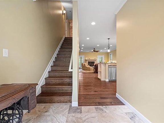 4th image of 108 Camberwell Dr